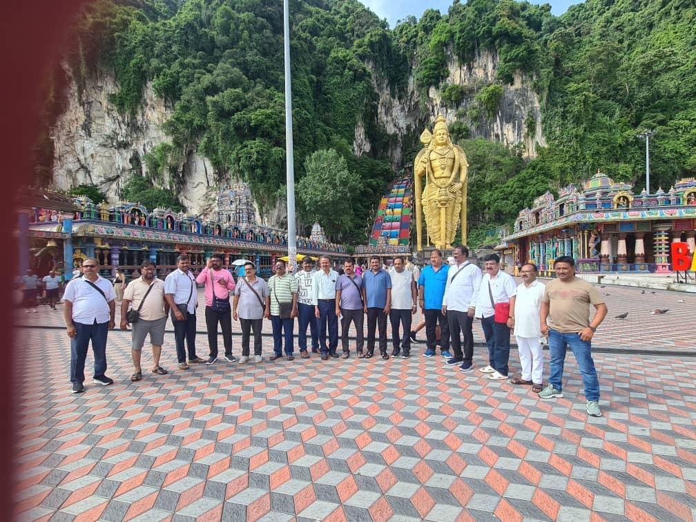 Batu Caves Malaysia – Group Tour Experience